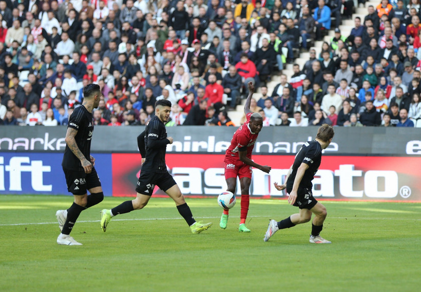 Avrupa'da şov yapan Beşiktaş, Süper Lig'de kayıp: Solskjaer ile ilk tökezleme - Resim : 1