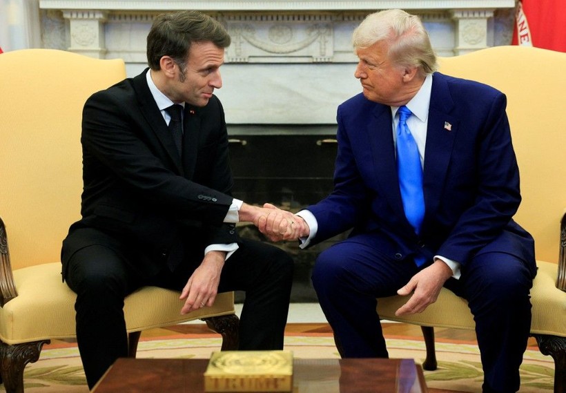 Trump ve Macron'un tokalaşma savaşı - Resim: 11