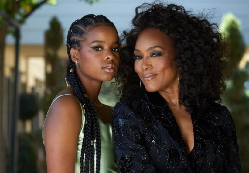 Yılın en ışıltılı gecesi: Sosyetenin genç güzelleri sahneye çıkıyor - Resim: 3