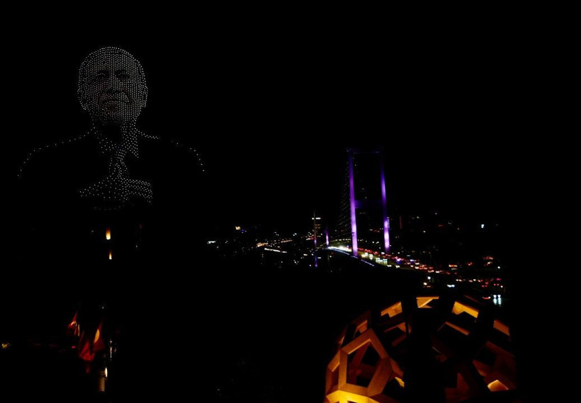 15 Temmuz Şehitler Köprüsü semalarında drone gösterisi - Resim: 8