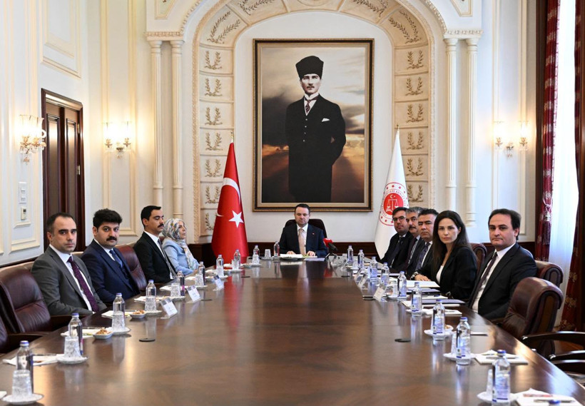 Akın G&uuml;rlek, Yazıcıoğlu ailesi ile g&ouml;r&uuml;şt&uuml; - Resim : 1