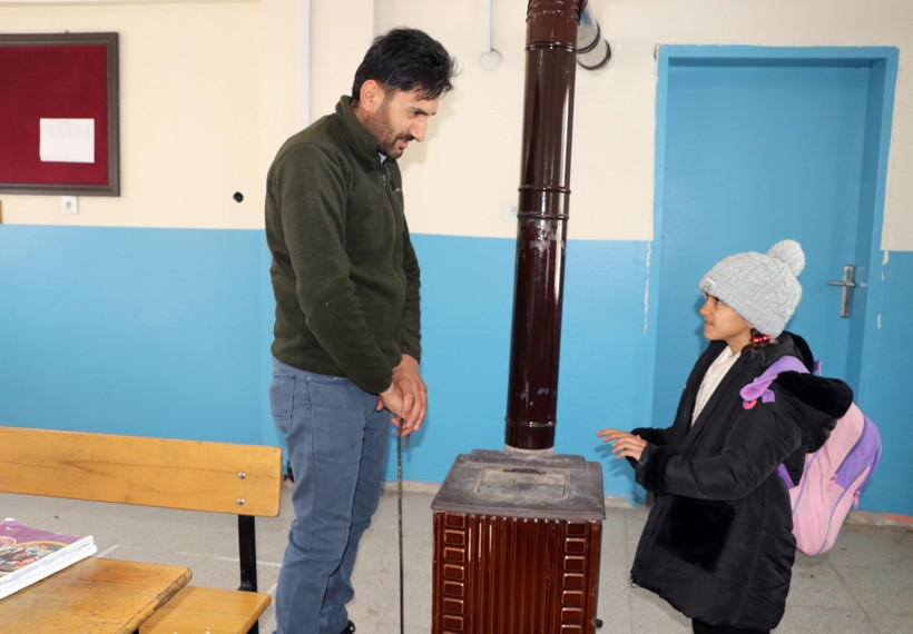 Tek öğrencili okulda sömestr tatili: Hasret, karnesini erken aldı - Resim: 9