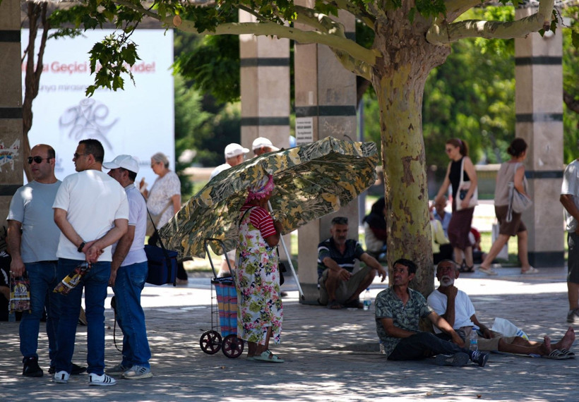 İzmir'de fön rüzgarı etkisi: Sıcaklık 40 dereceye dayandı - Resim: 4