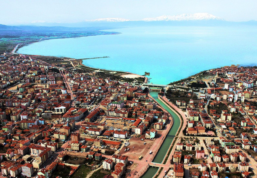 Türkiye'nin en büyük tatlı su gölünde kuraklık alarmı: Suyun çekilmesiyle adalar oluştu - Resim: 7