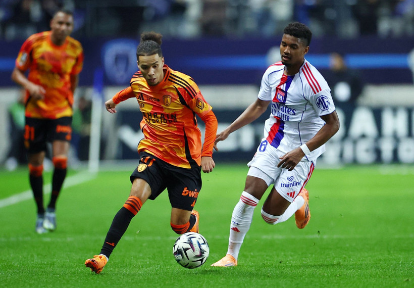 Louvre soygununun 4 şüphelisi maçta yakalandı - Resim : 1