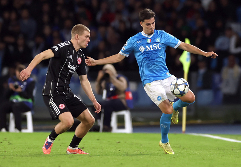 Arsenal'e gol atana helal olsun! Prag'a farklı tarife, seri 8 maça çıktı! - Resim : 1