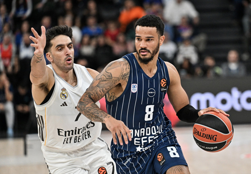 Anadolu Efes, Real Madrid maçında sonunu getiremedi: 75-81 - Resim : 1