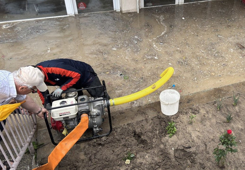 Birçok şehirde yağış, sel, dolu, hortum etkili oldu - Resim: 11