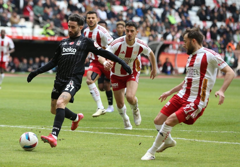 Beşiktaş'tan 5'te 5! Kartal, Antalya'yı devirip çeyrek finale çıktı - Resim : 1