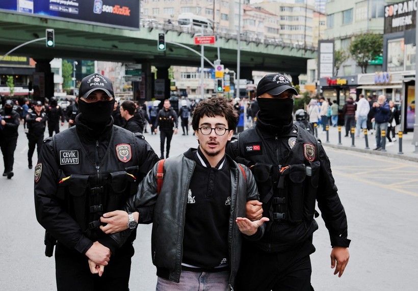 '1 Mayıs'ta Taksim' diyenlere gözaltı - Resim : 6