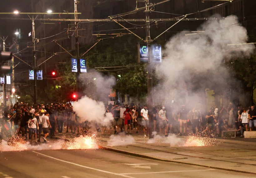 Sırbistan savaş alanına döndü - Resim: 13