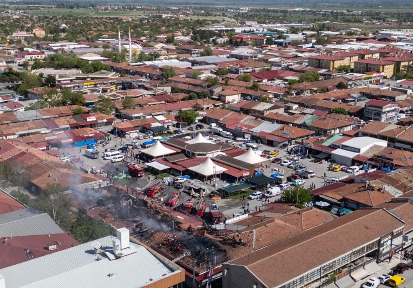 Erzincan'da yangın: 20 dükkan zarar gördü - Resim : 4