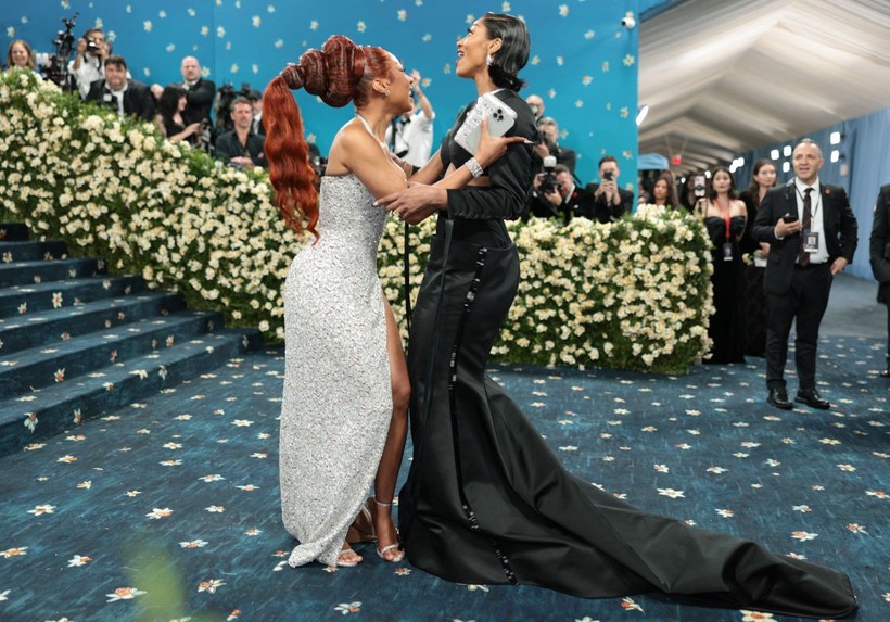 Modanın en çılgın şovu: Met Gala'ya ünlü yağdı - Resim: 27