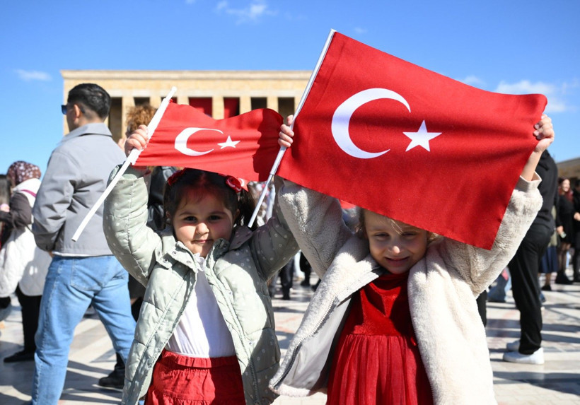 Millet Ata'sına koştu - Resim: 5