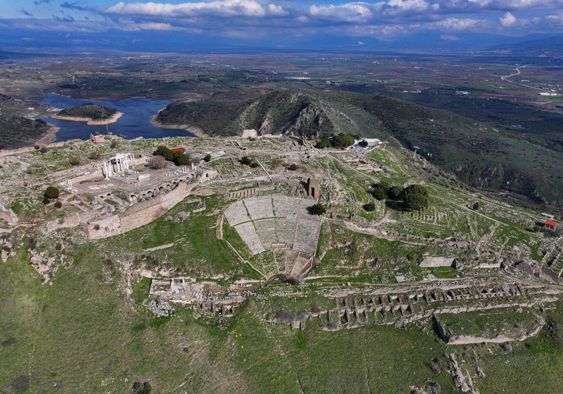 Pergamon'da "Mozaikli Ev" gün yüzüne çıkarılıyor - Resim: 14