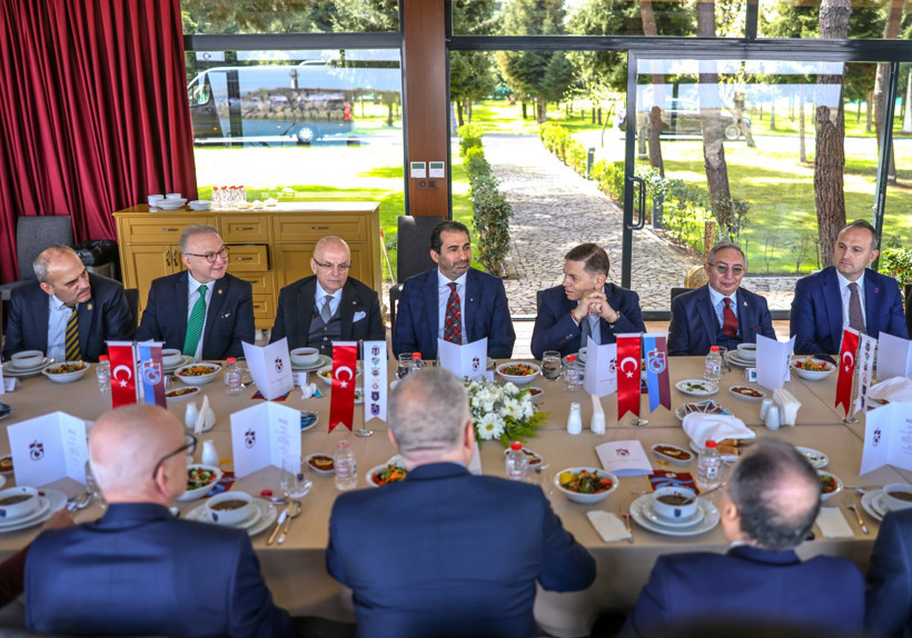 Trabzonspor kupa finalinin Eskişehir'e verilmesine tepki gösterdi - Resim : 1