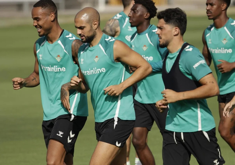 Fenerbahçe'den alel acele gönderilmişti: İspanya'da Amrabat için kampanya başladı! - Resim : 1