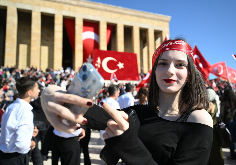 Millet Ata'sına koştu - Resim: 4