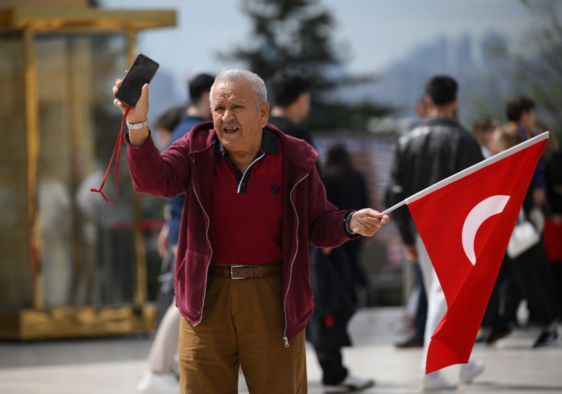Gençler Ata'sına koştu - Resim: 17