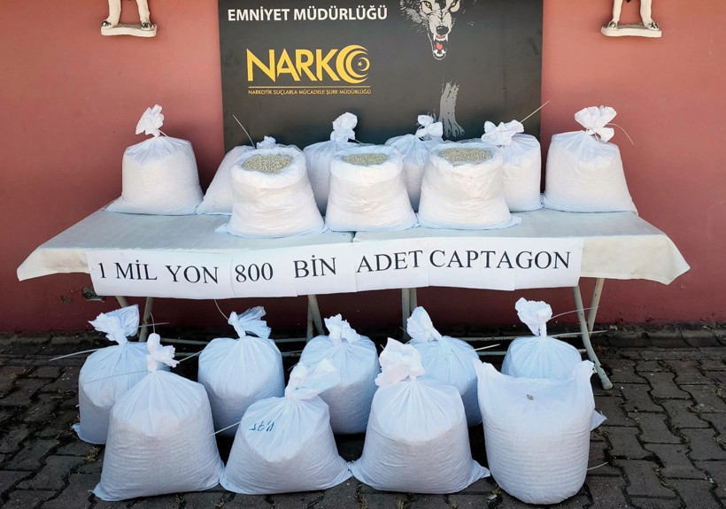 TIR'dan 1,8 milyon uyuşturucu hap çıktı: Şoför tutuklandı - Resim : 1