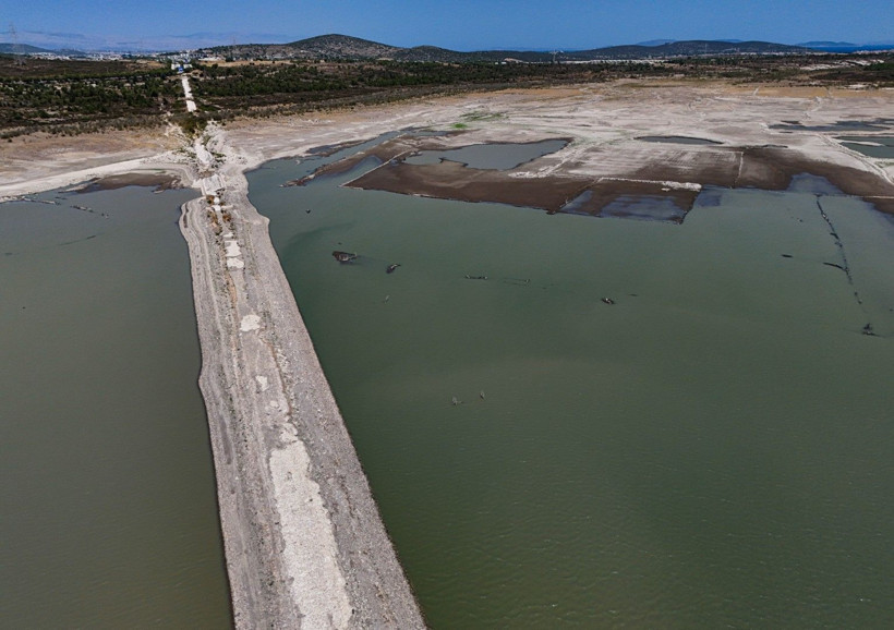İzmir S.O.S. veriyor: Baraj kurudu, artık yürümek mümkün - Resim: 21