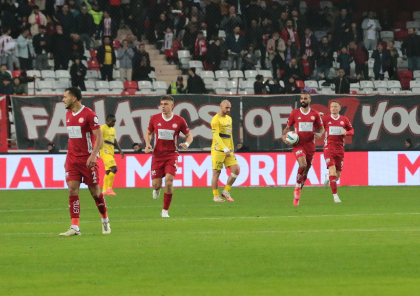Antalya'da gol yağmuru: Eyüpspor, farklı kazandı - Resim : 1
