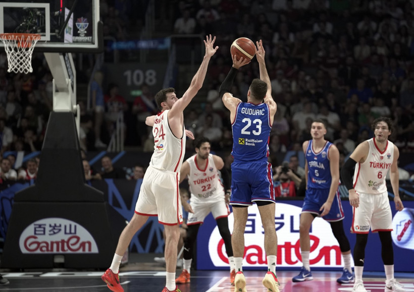 12 Dev Adam liderliği vermedi: Jokicli Sırbistan'ı devirdik - Resim : 1