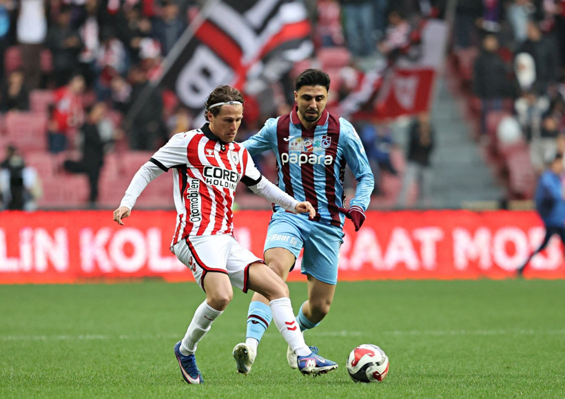 Trabzonspor kupada penaltılarda güldü: Samsunspor 50 dakika 10 kişi oynadı - Resim : 2