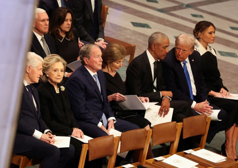 Trump ve Obama'nın cenazede ne konuştukları ortaya çıktı - Resim : 1