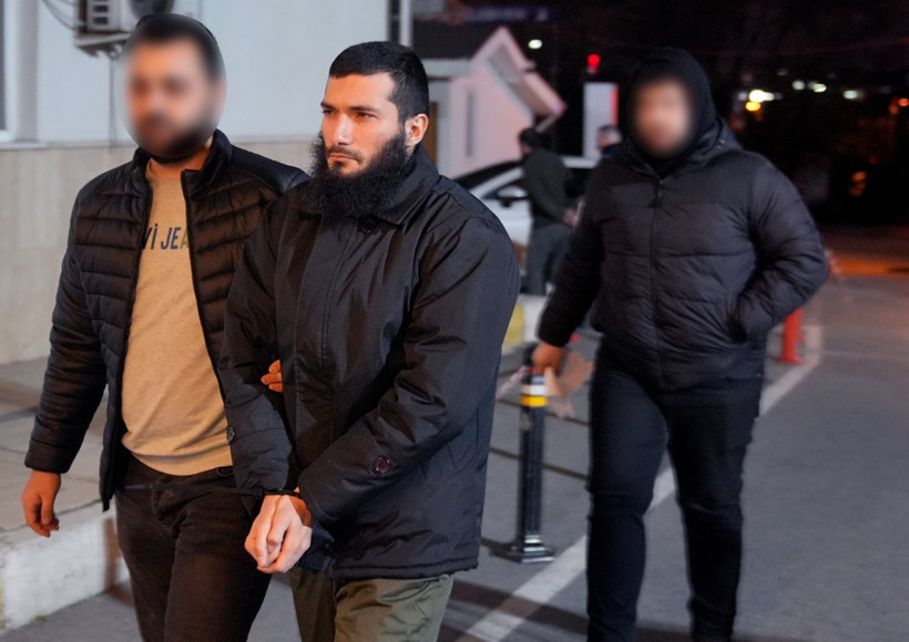 IŞİD baskınlarından ürküten görüntüler: Tüfek, kılıç, balta... - Resim : 3