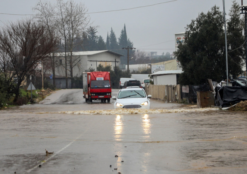 Antalya sele teslim: Hayat fel&ccedil; oldu - Resim : 1