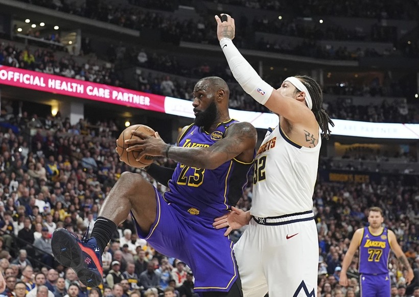 Doncic ve LeBron James’ten 57 sayılık şov: Lakers, Denver’ı farklı geçti - Resim : 1