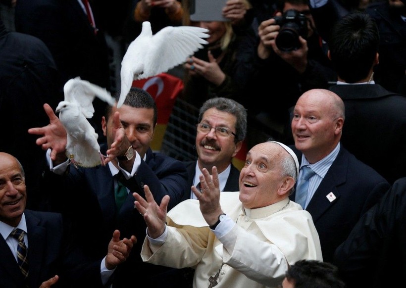 Katoliklerin aykırı lideri: Kim bu Papa Francis? - Resim: 9
