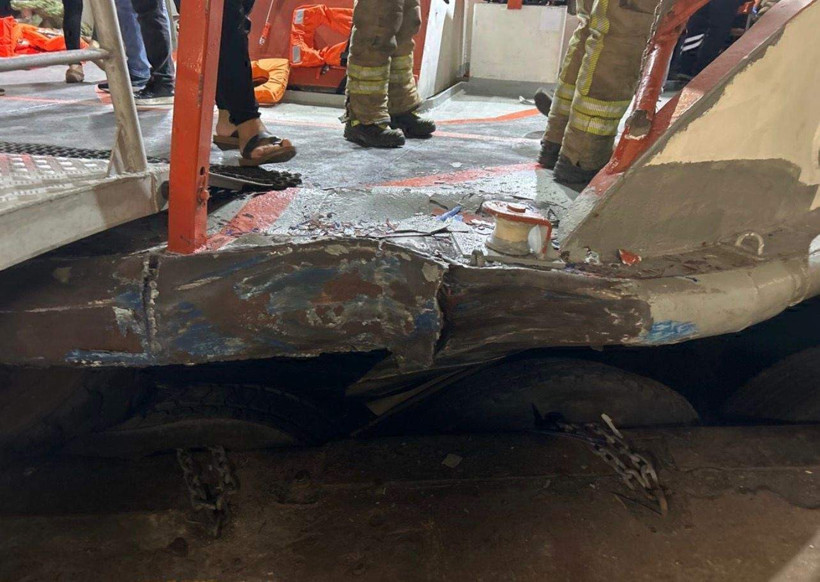 İstanbul Boğazı’nda yolcu vapuru ile gemi çarpıştı - Resim : 3