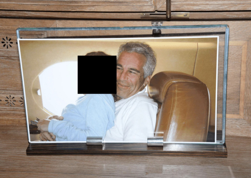 Epstein'in mide bulandıran yeni fotoğrafları yayınlandı - Resim : 2