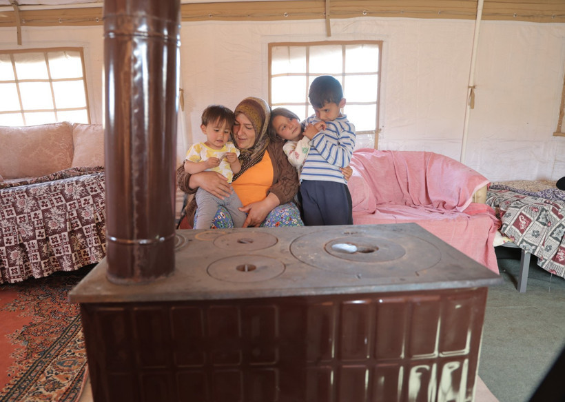 Burada yaz yok: Temmuz'da soba yakıyorlar - Resim : 1