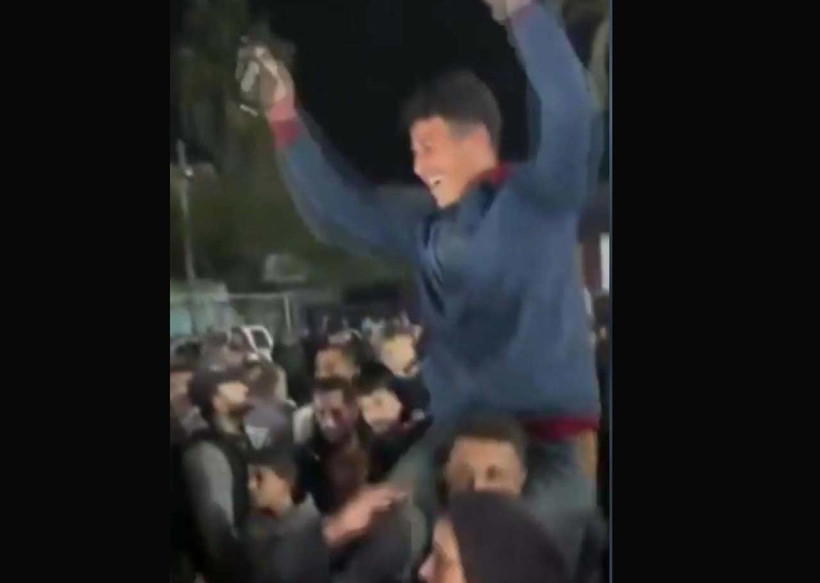 Hamas rehine listesini teslim etti, Gazze'de halk sokağa koştu - Resim : 1