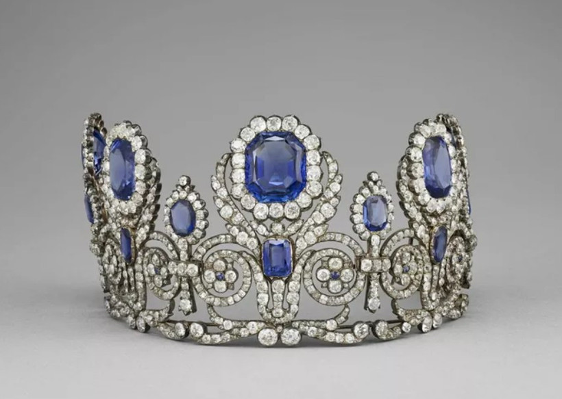 Dünyanın en ünlü müzesinde filmleri aratmayan soygun: İşte çalınan mücevherler - Resim : 1
