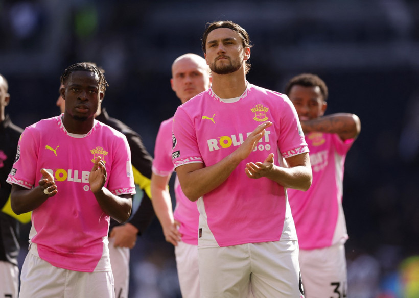 Tottenham 4 maç sonra kazandı: Premier Lig'de küme düşen ilk takım netleşti - Resim : 1