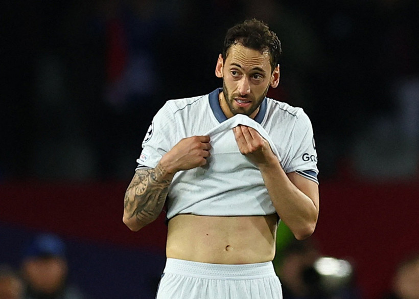 Galatasaray'dan Hakan Çalhanoğlu hamlesi: Menajeri İstanbul'a geliyor - Resim : 1