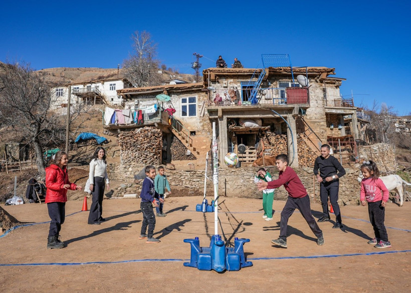 Toprak damları oyun alanına dönüştürdüler - Resim: 7