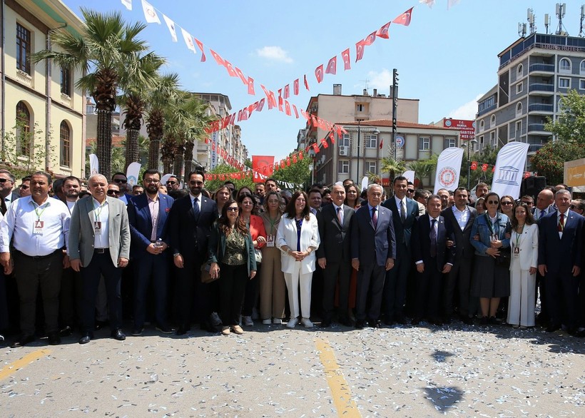485 yıllık gelenek! 8 ton mesir macunu saçıldı - Resim: 19