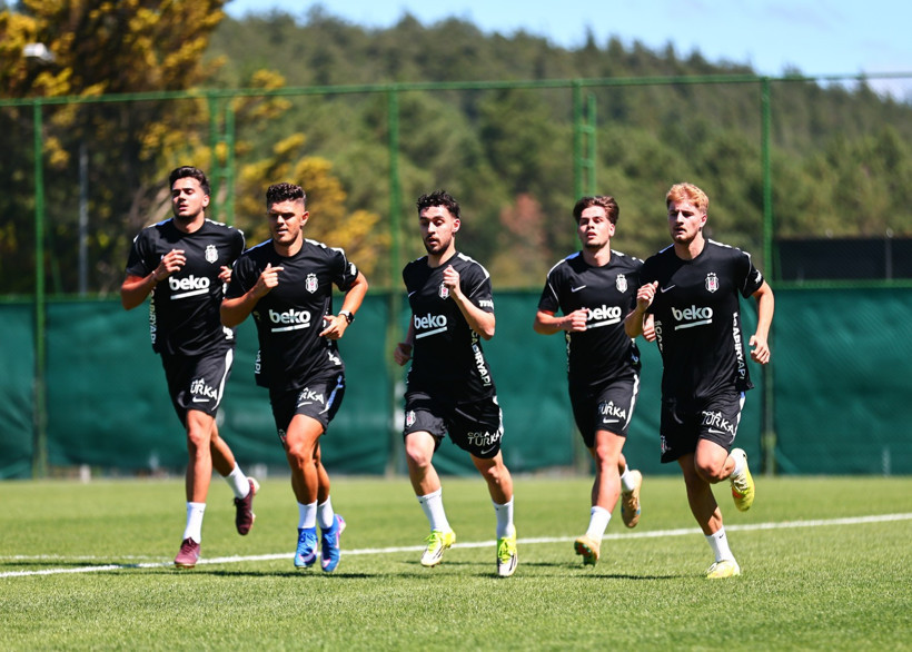 Önder Özen, Beşiktaş'ın 2 transferini açıkladı: 'Şu anda Dünya Kupası'ndalar' - Resim : 1