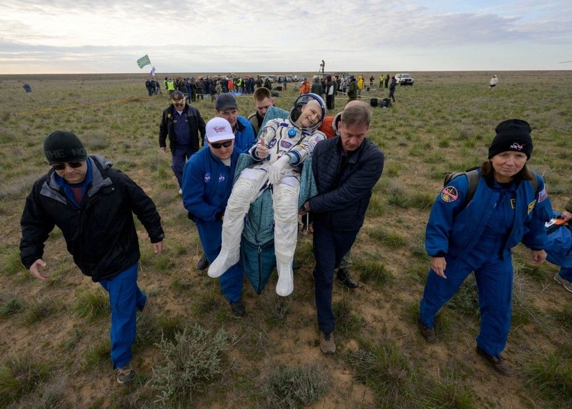 NASA'nın görevdeki en yaşlı astronotu: 70'inci yaşını böyle kutladı - Resim: 1