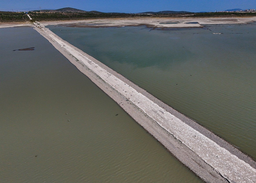 İzmir S.O.S. veriyor: Baraj kurudu, artık yürümek mümkün - Resim: 19