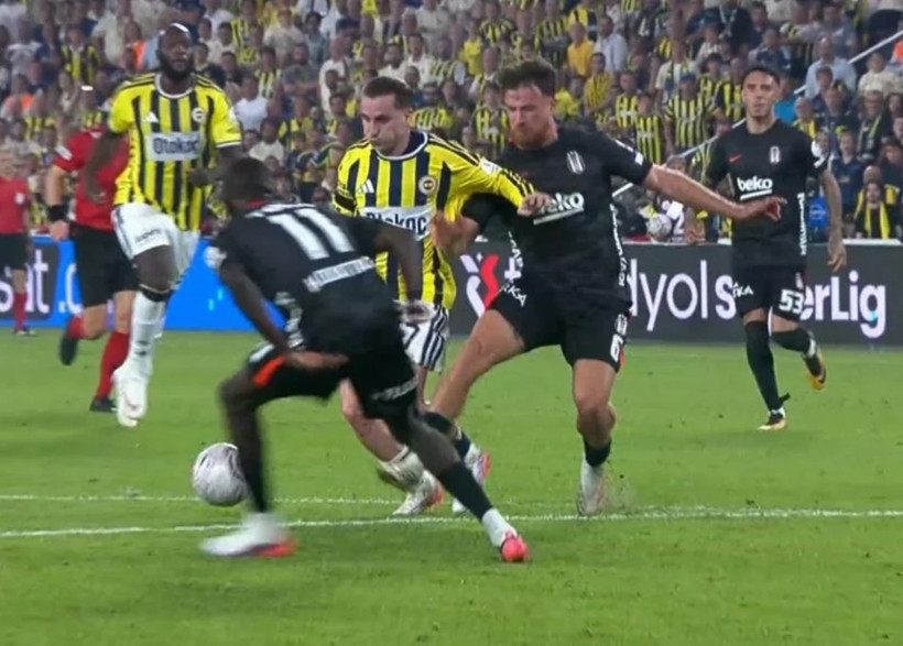 Fenerbahçe'den derbinin hemen başında penaltı itirazı - Resim : 1