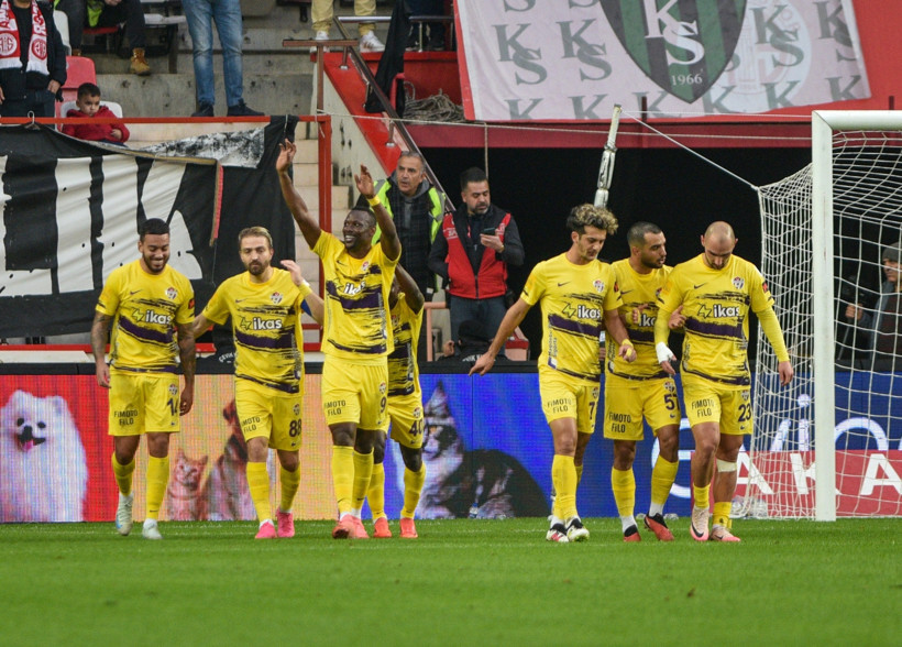 Antalya'da gol yağmuru: Eyüpspor, farklı kazandı - Resim : 2