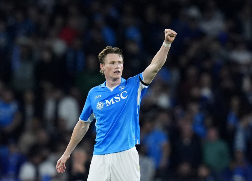 Napoli fırsatı kaçırmadı, bitime dört hafta kala zirveye oturdu! - Resim : 1