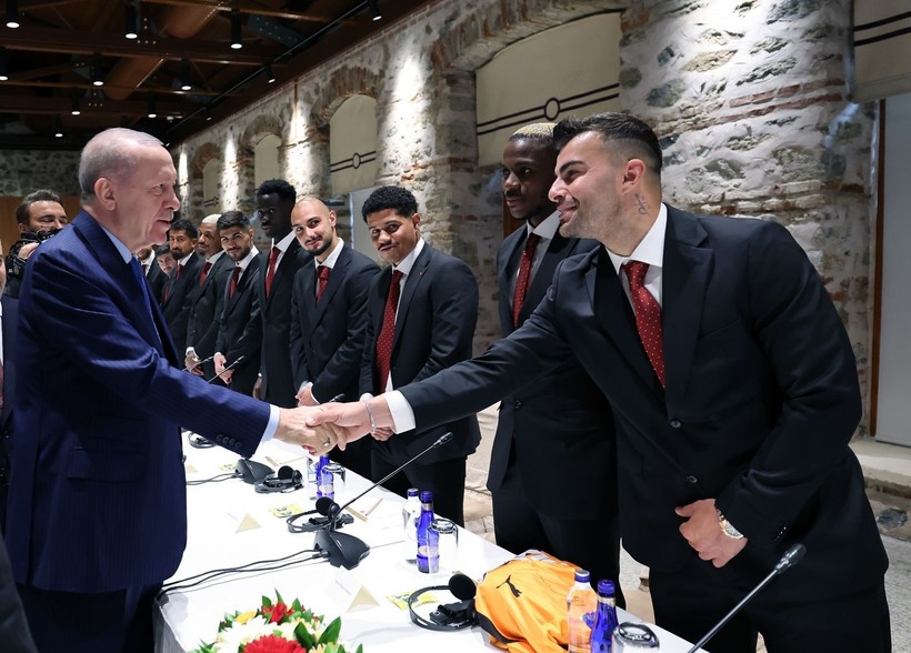 Osimhen'den Erdoğan'a hediye: Dolmabahçe'de buluşma - Resim: 9