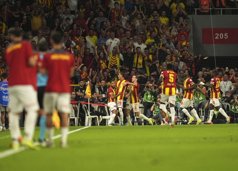 Beşiktaş, İzmir’de dağıldı! Göztepe 57 yıl sonra ilki başardı - Resim : 1